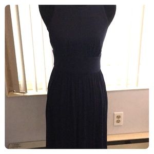 Sleeveless navy dress